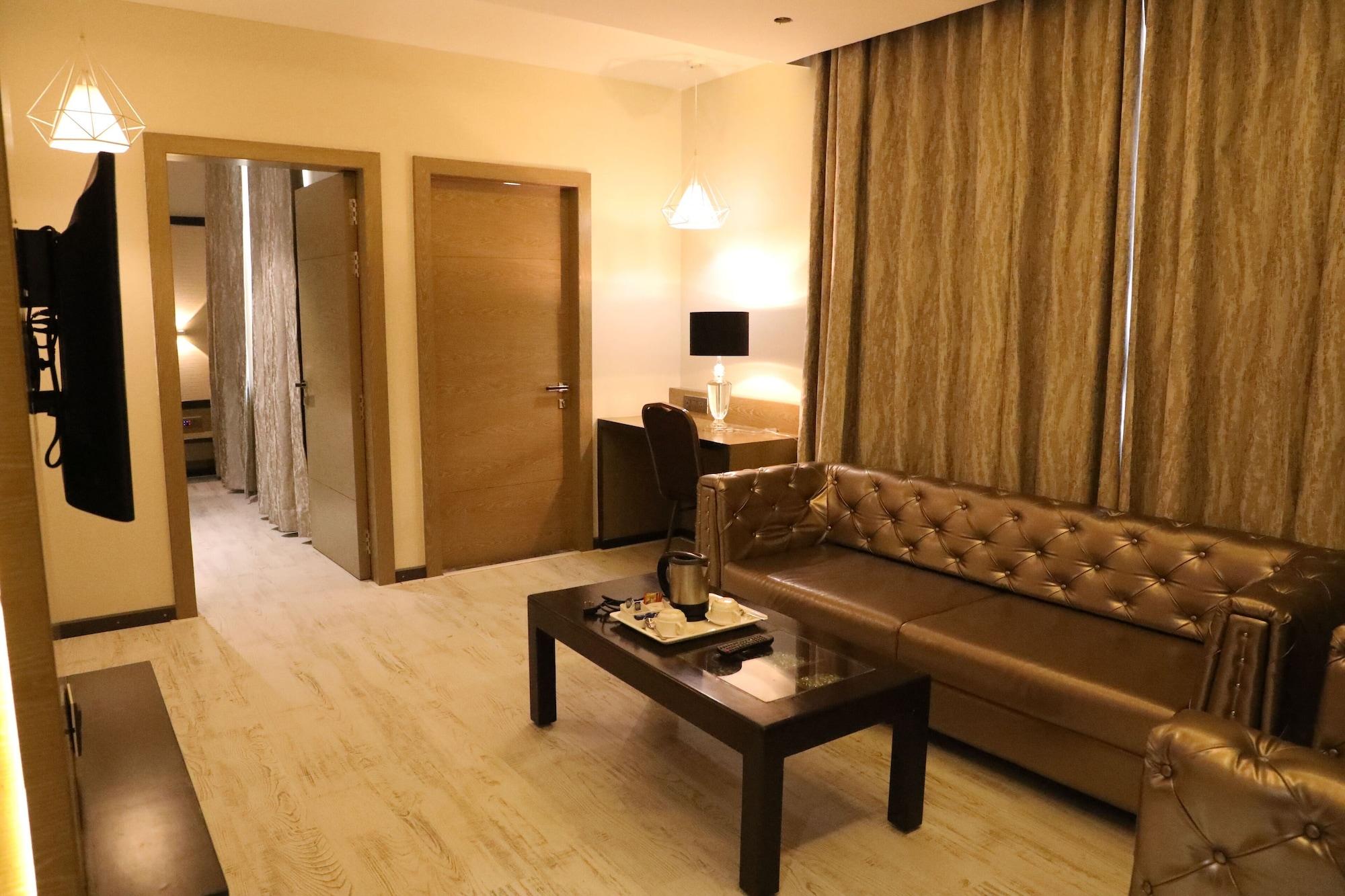 Hotel Imperial Grand 19/24