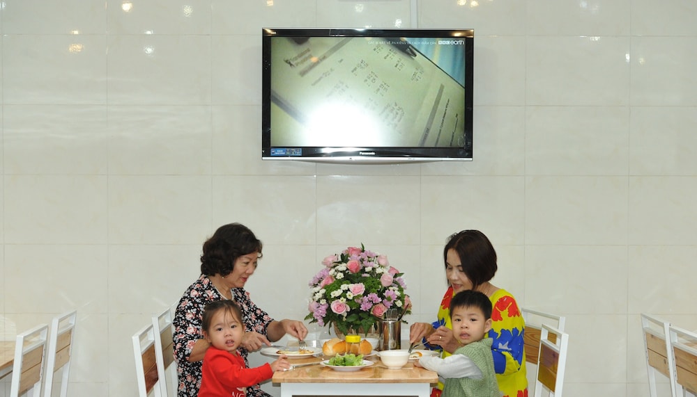 Golden Bee Hotel 5/59