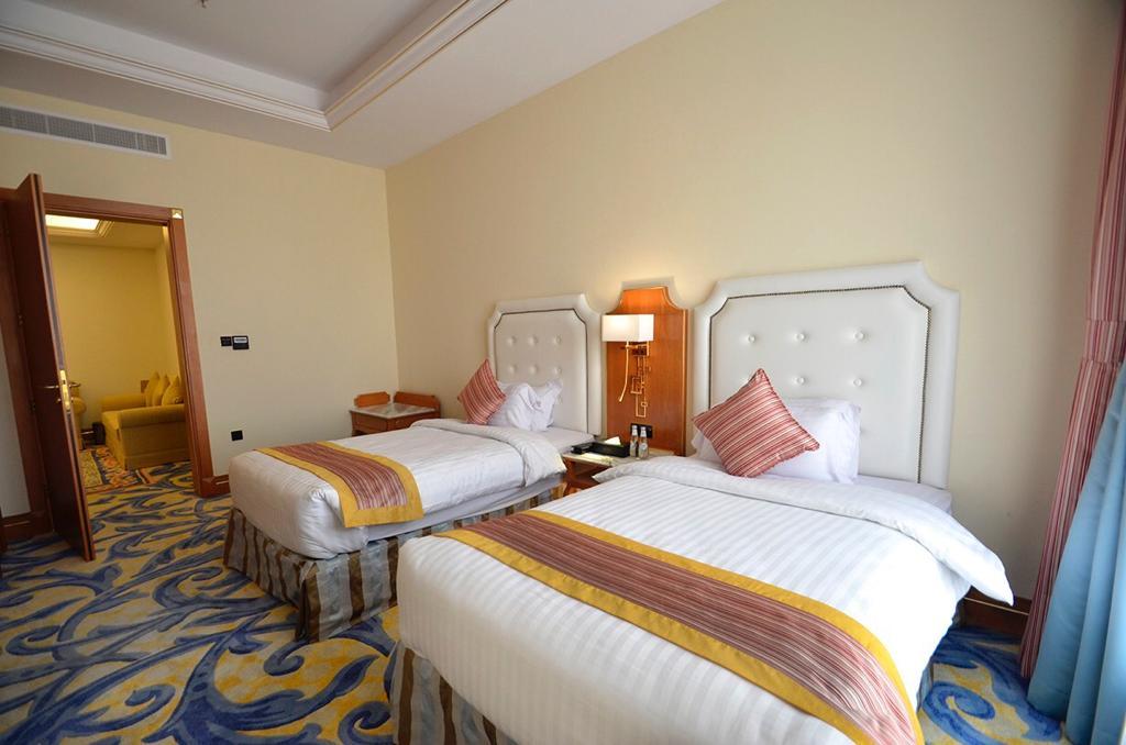 Executive, Suite