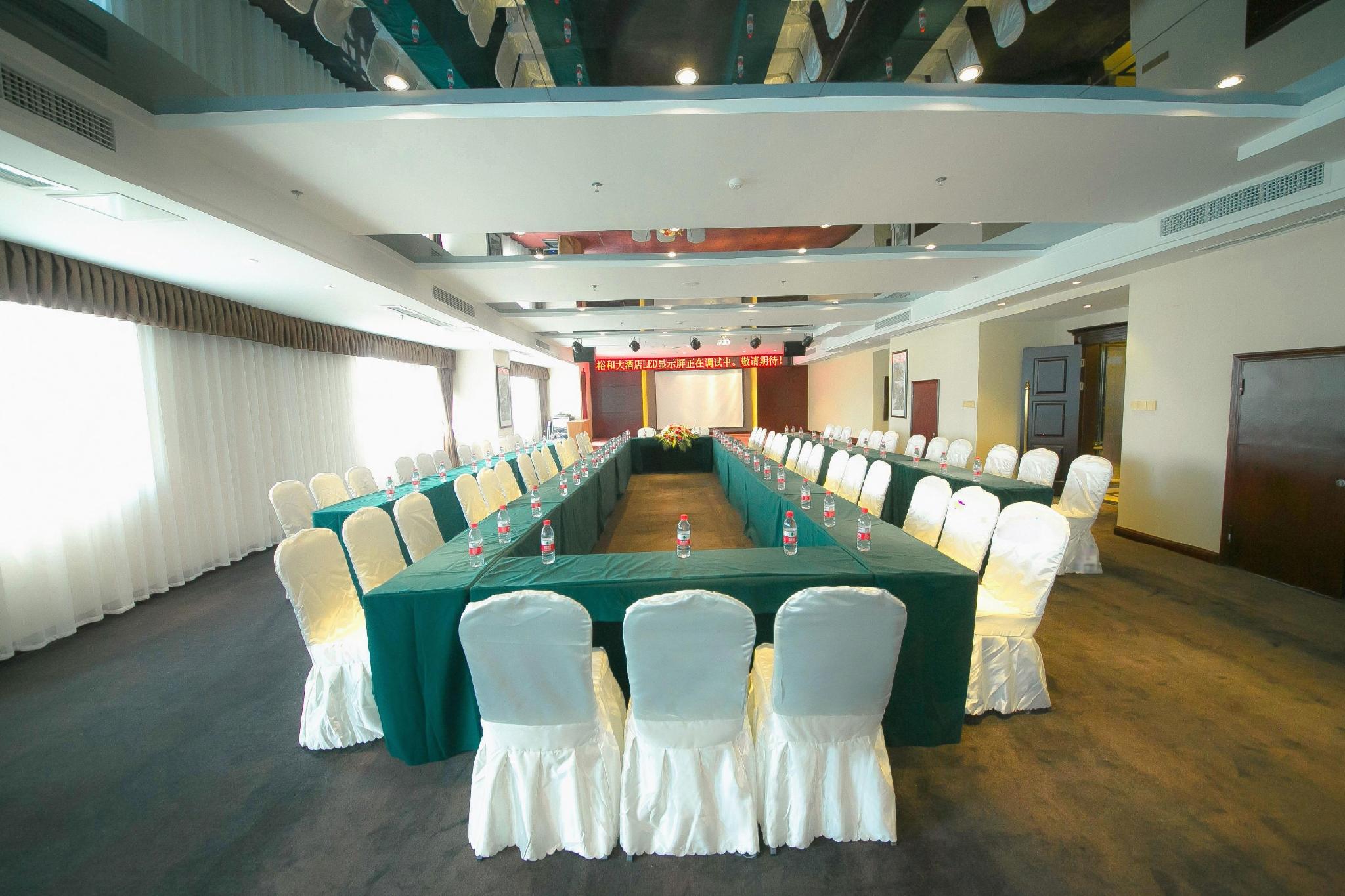 Yuhe Hotel 26/29