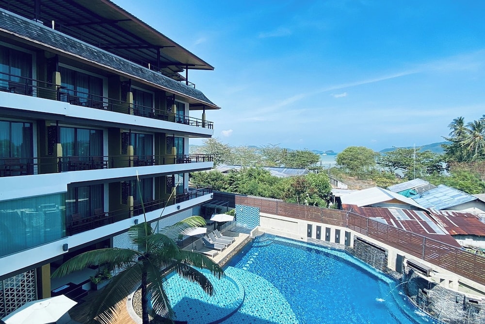 Aqua Resort Phuket 9/70