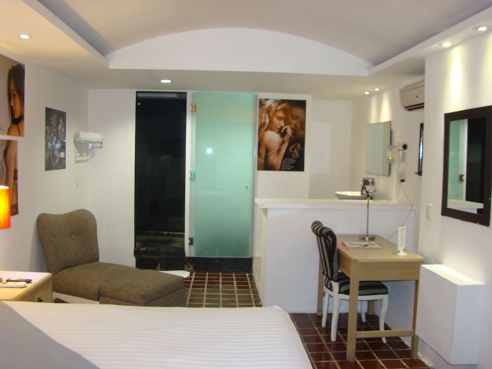 Mayafair Design Hotel 55/67