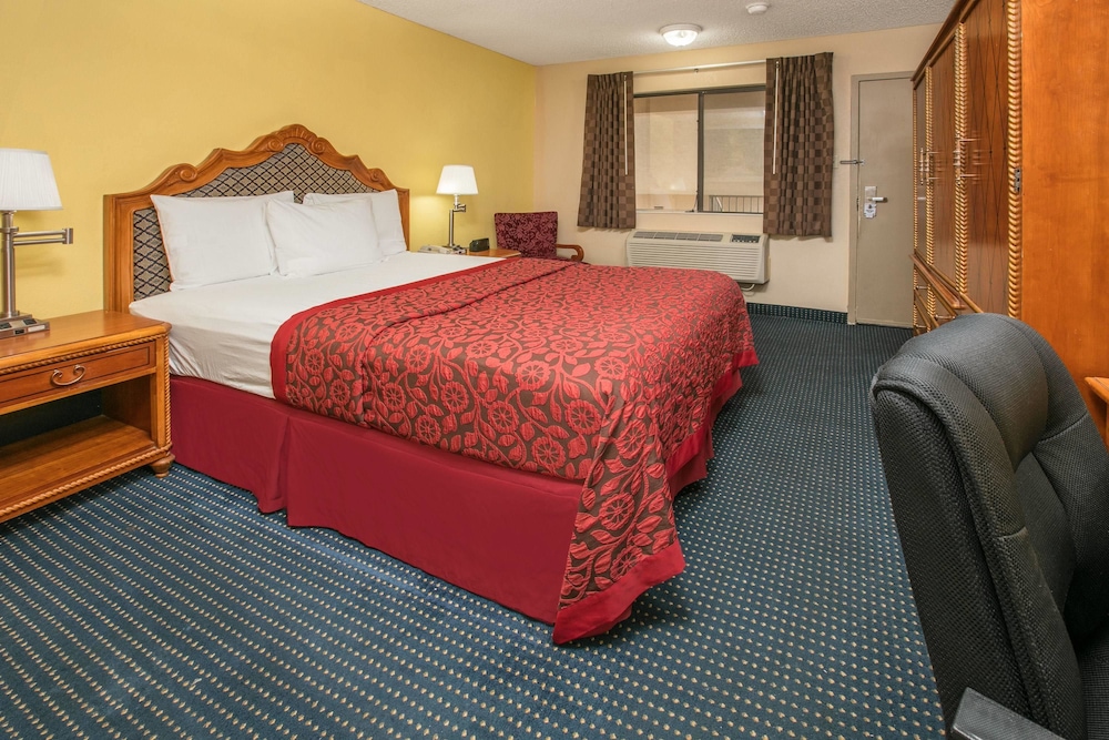 Days Inn by Wyndham McKinney 20/56