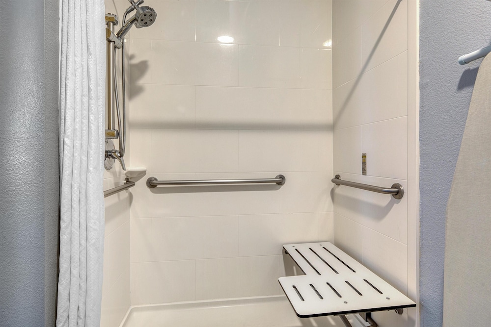 غرفة قياسية بسرير كينج لذوي الإعاقة، Best Western Lake Conroe Inn 4/4
