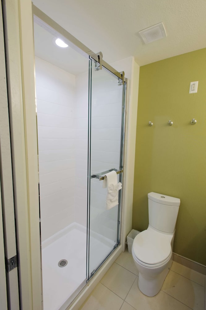 HOME2 SUITES BY HILTON PORTLAND 12/33