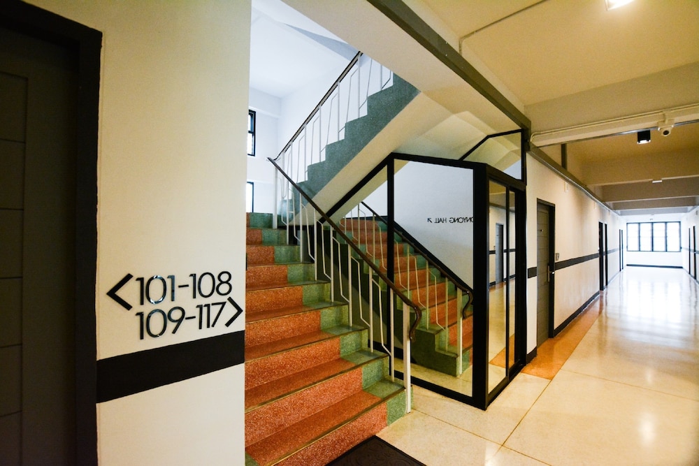 B Y Hotel Kanchanaburi 40/63