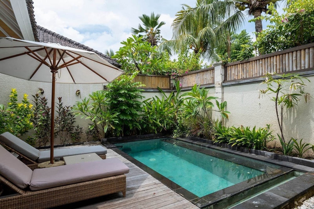 The Beach House Resort 65/70