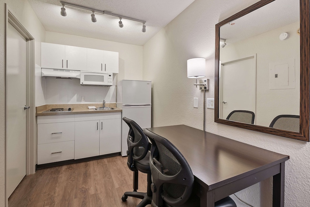 Extended Stay America - Miami - Airport - Blue Lagoon 30/43