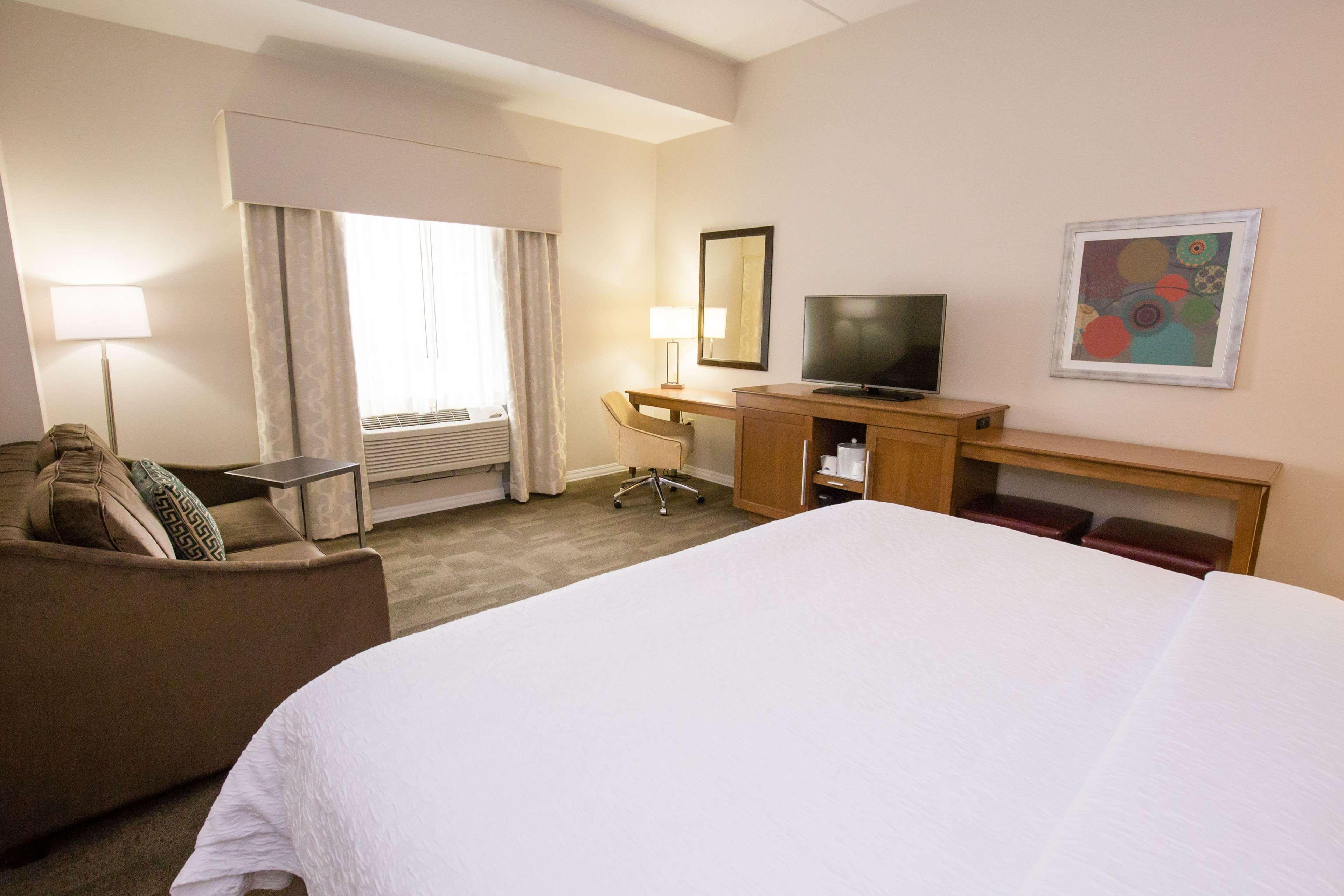 STUDIO, KING BED, SOFA, ACCESSIBLE