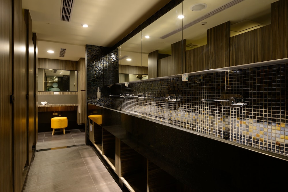 Poshpacker Hotel 33/41