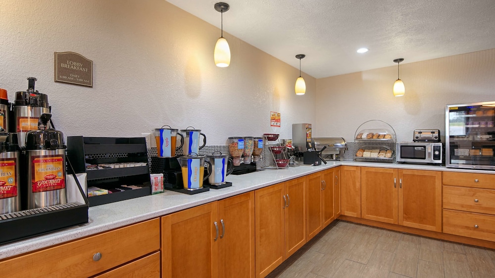 Baymont by Wyndham Danville IL 35/41