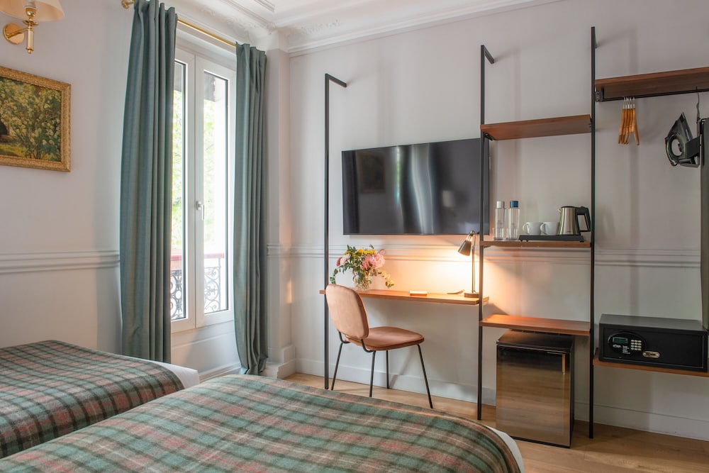 غرفة بريميوم بسريرين منفصلين، Hotel De La Porte Doree 3/5