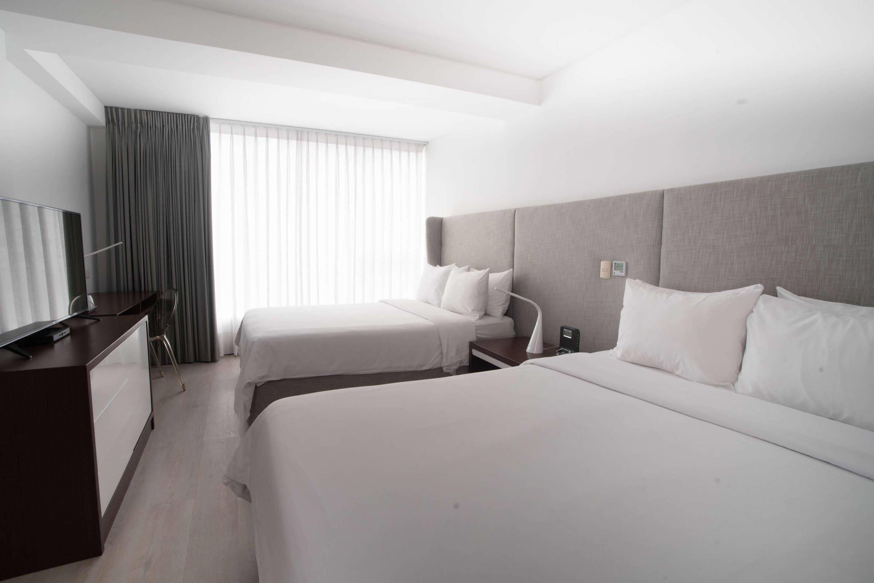 ROOM, 2 DOUBLE BEDS