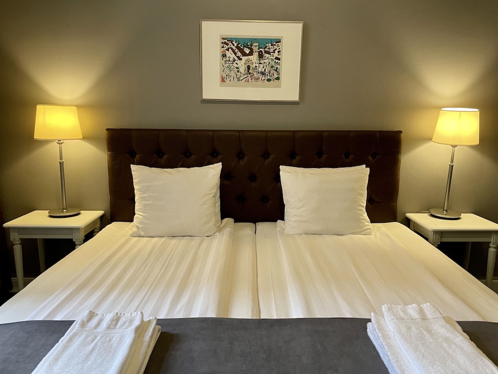 Unique Hotel 16/77