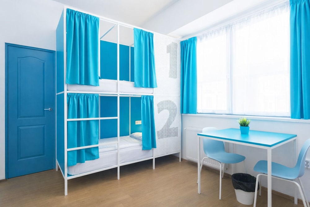 ROOM, QUADRUPLE