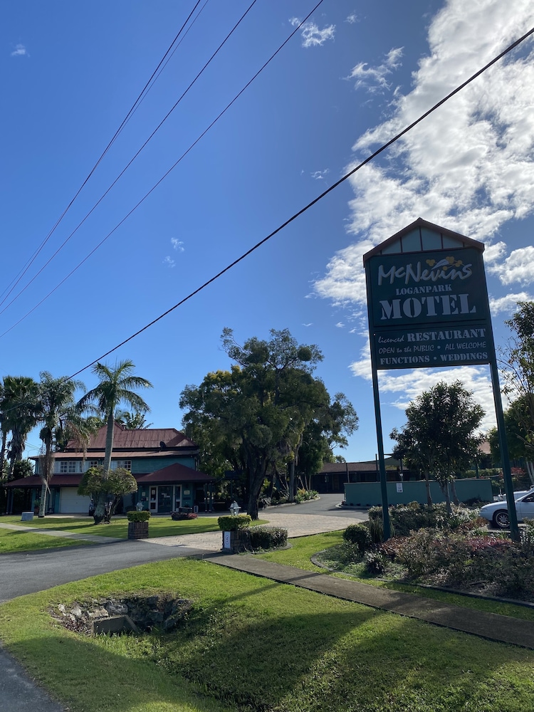 Puffers Inn Logan Motel 63/65