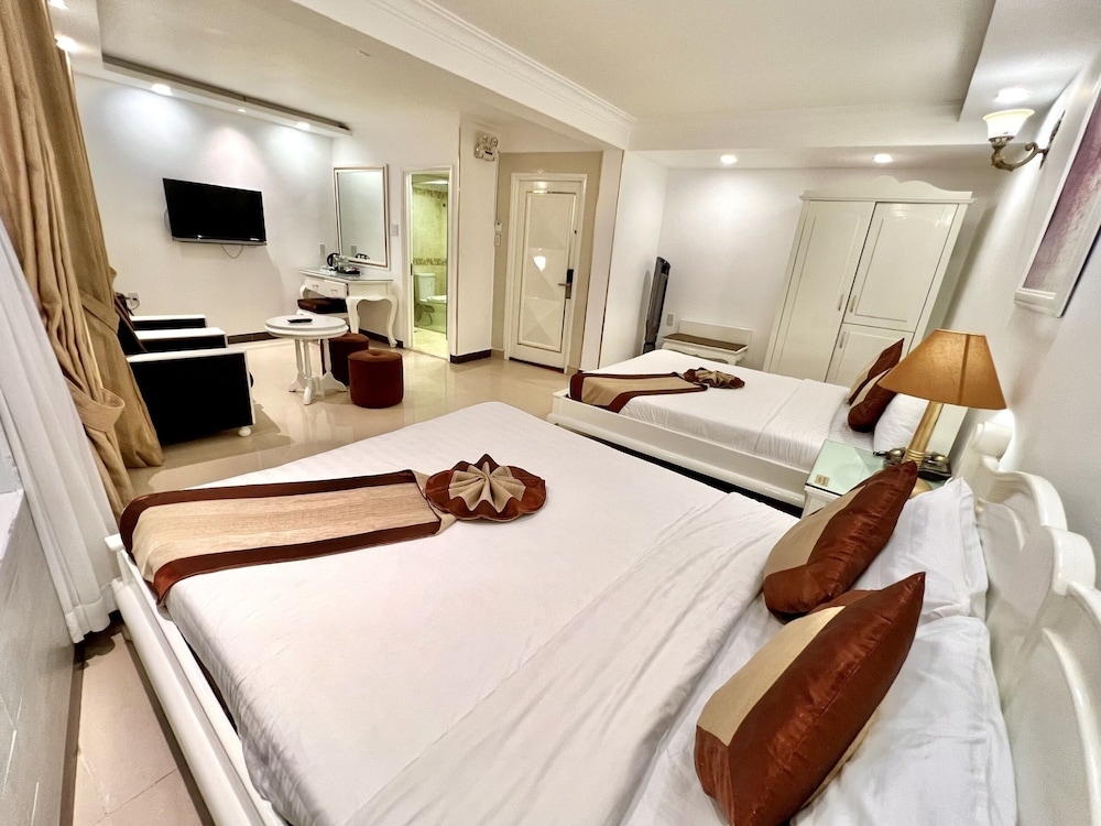 Tulip Hotel 17/69