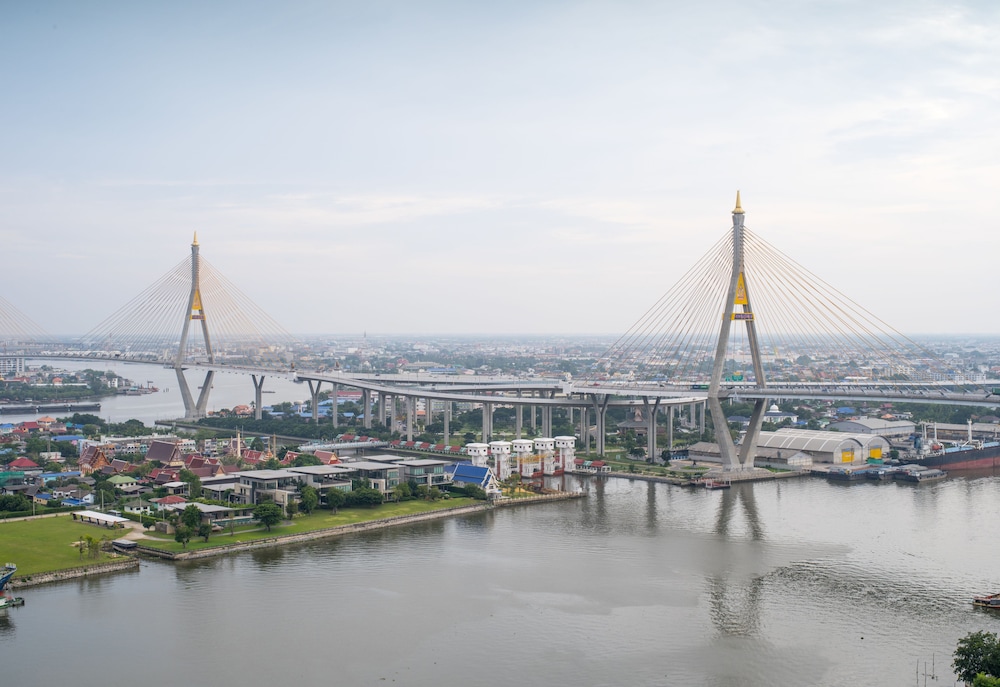Riverfront Bangkok 62/67