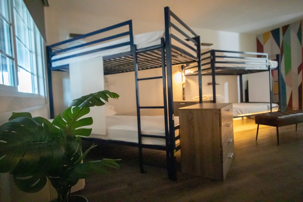 Bposhtels Anaheim 9/40