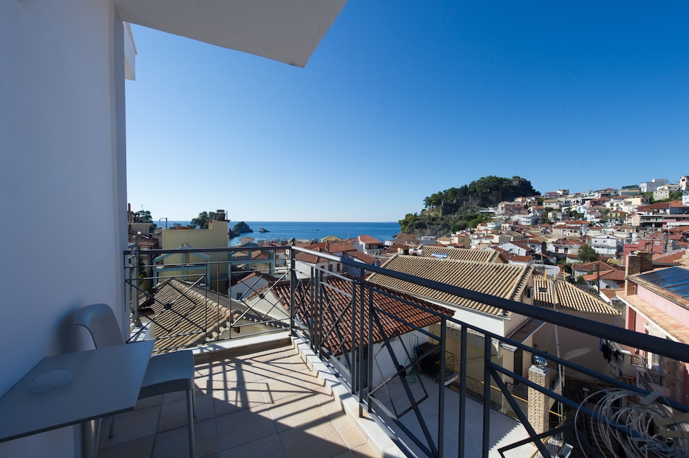 SAN NECTARIOS HOTEL 33/50