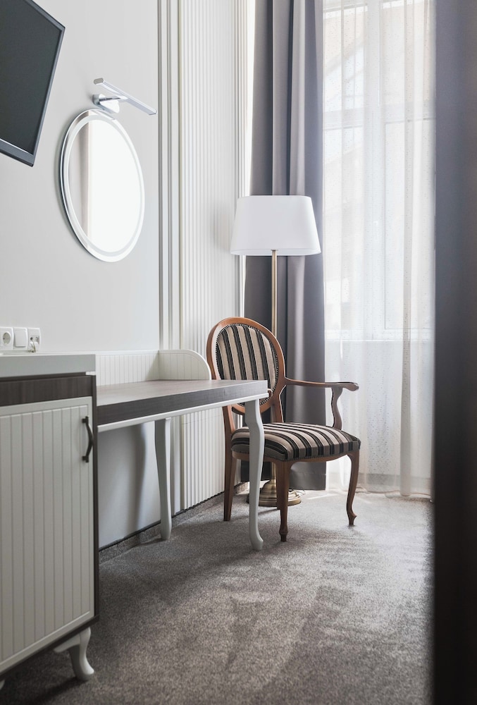 Anna Palace 27/50