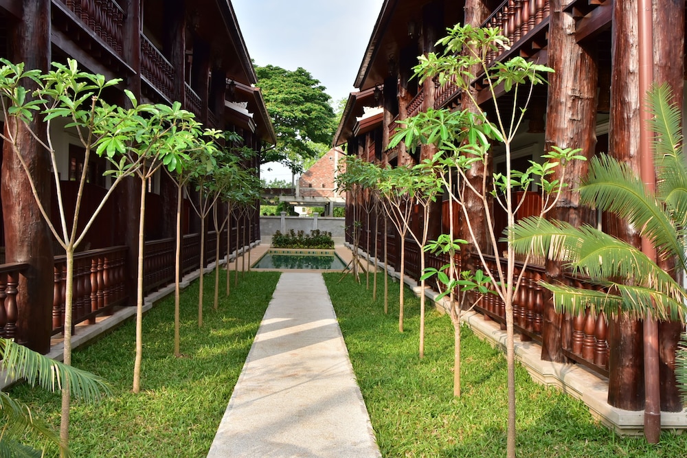 Treasure Hotel Laos 44/49