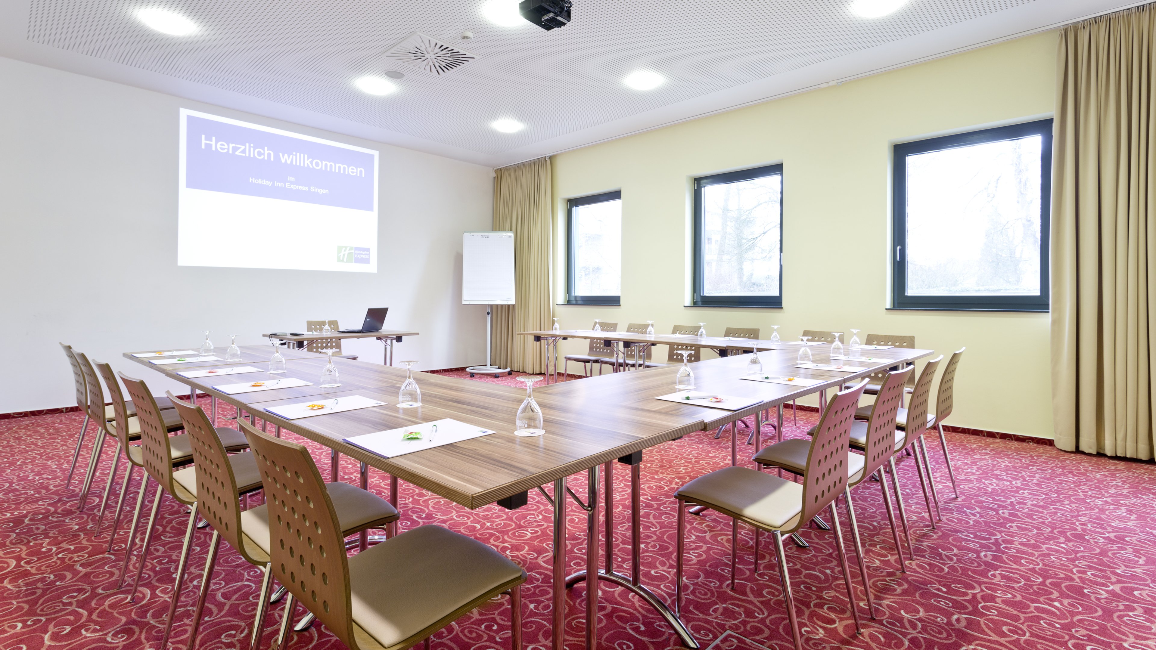 HOLIDAY INN EXPRESS SINGEN 60/72