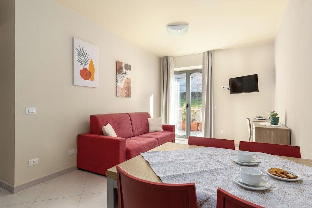 Tuscasi Aparthotel 47/67