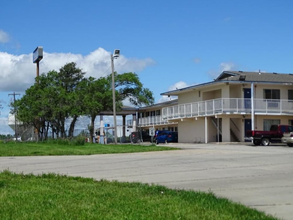 OYO Travellers Inn 4/39