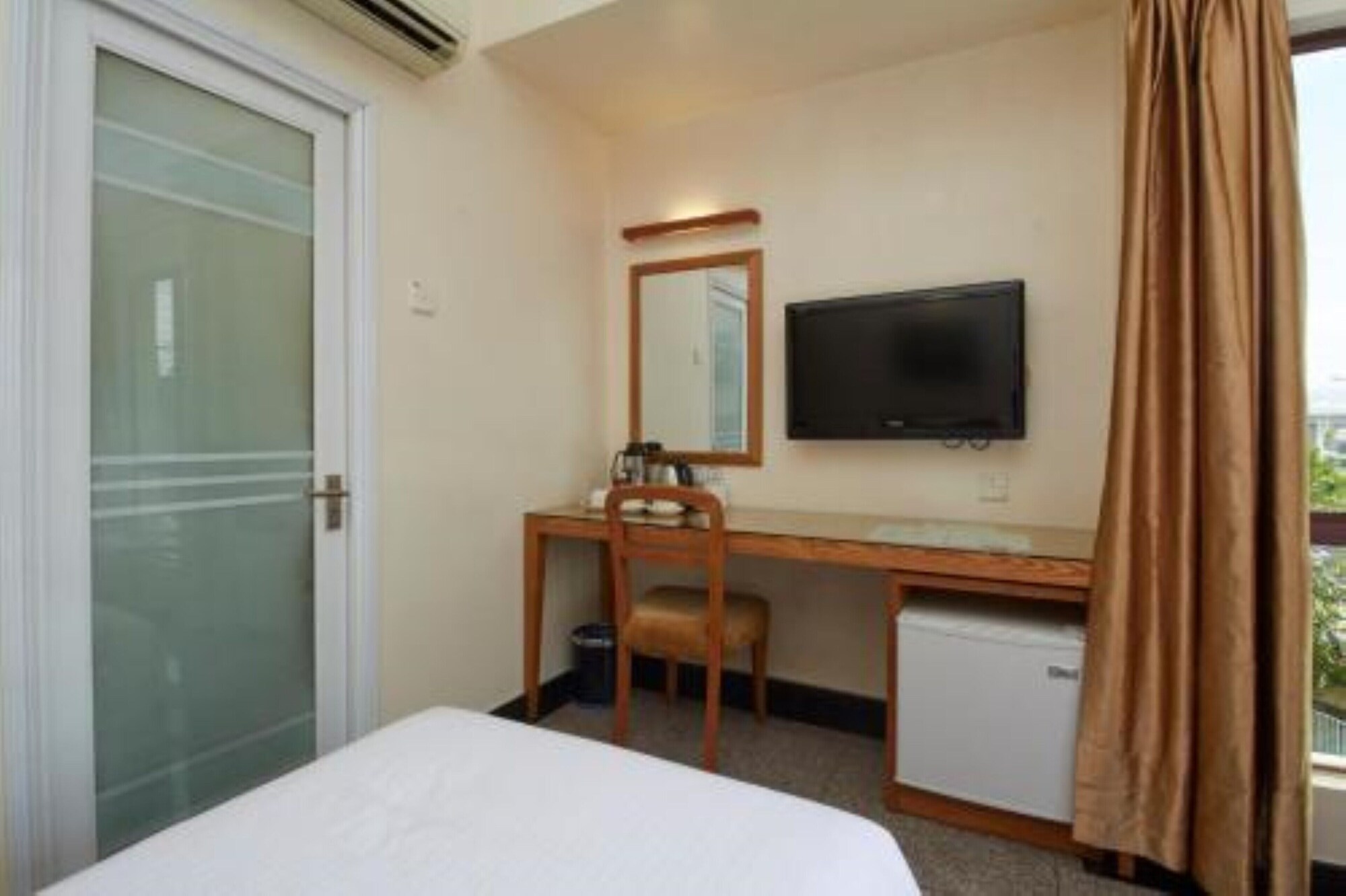 غرفة عائلية ثلاثية بسرير مزدوج وسرير فردي، Hotel Kepong 5/10