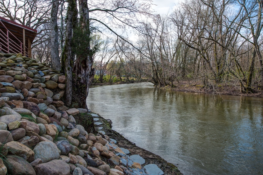 River Bend Inn 26/50
