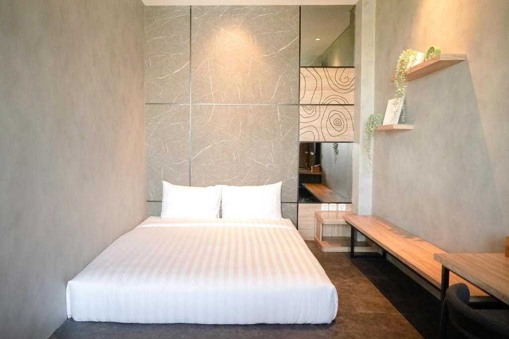 Pavilion, Double Bed