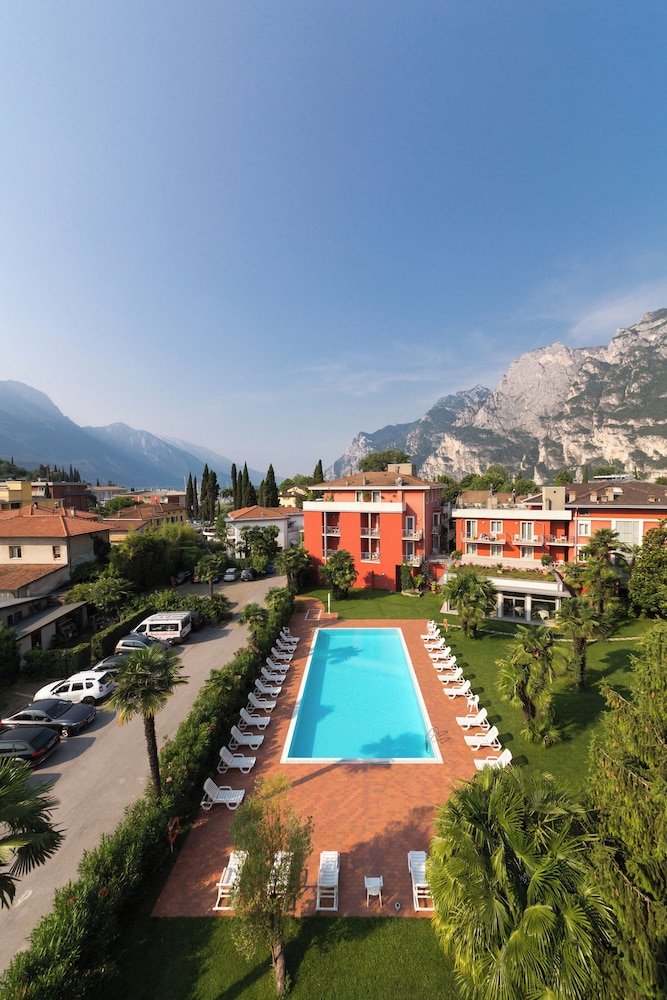 Brione Green Resort 64/69