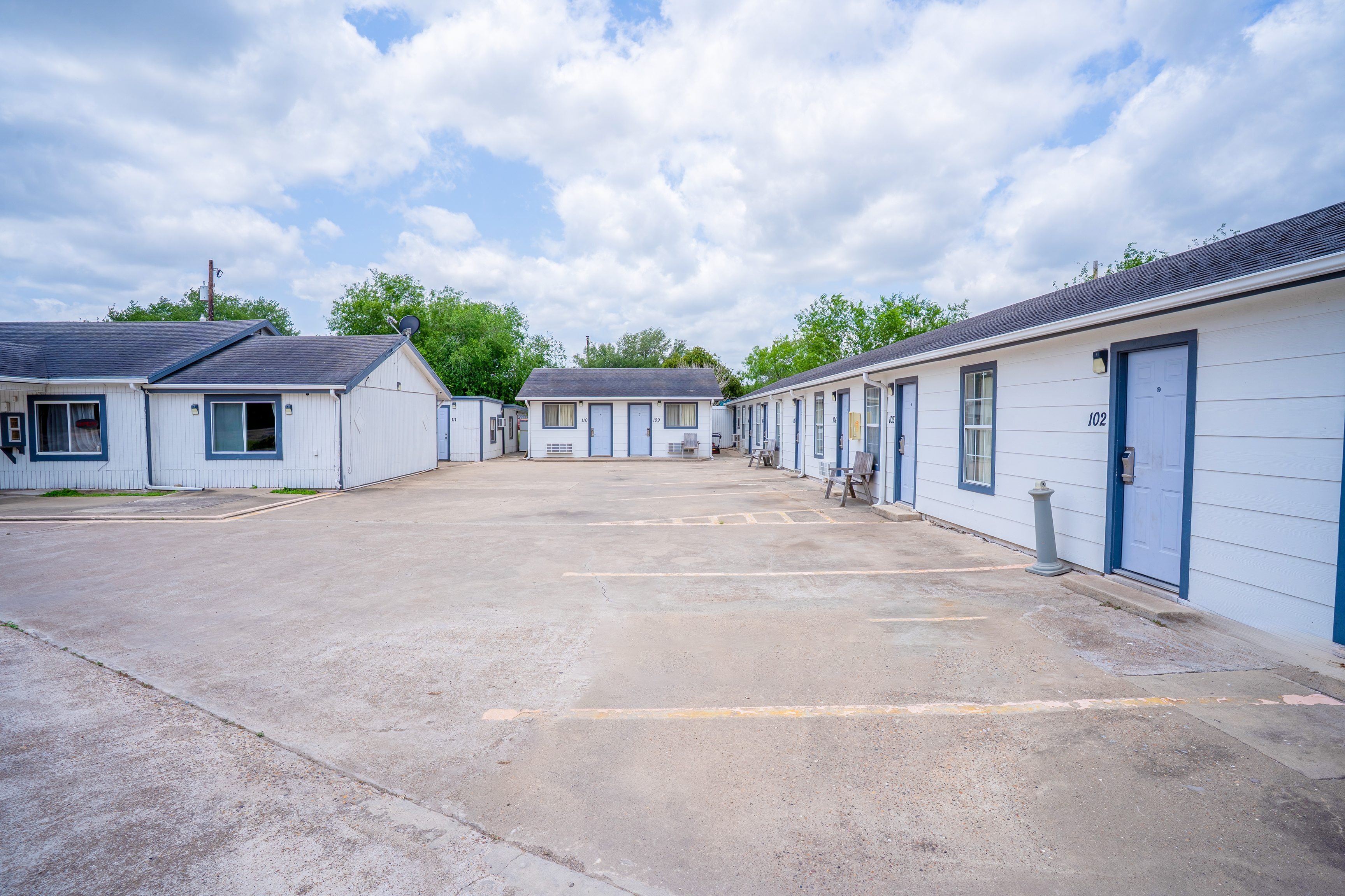 OYO Budget Inn Falfurrias Hwy 281 37/50