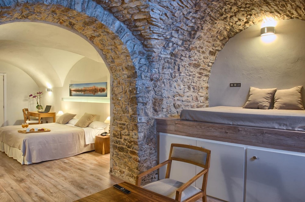 Hotel El Petit Convent 19/35