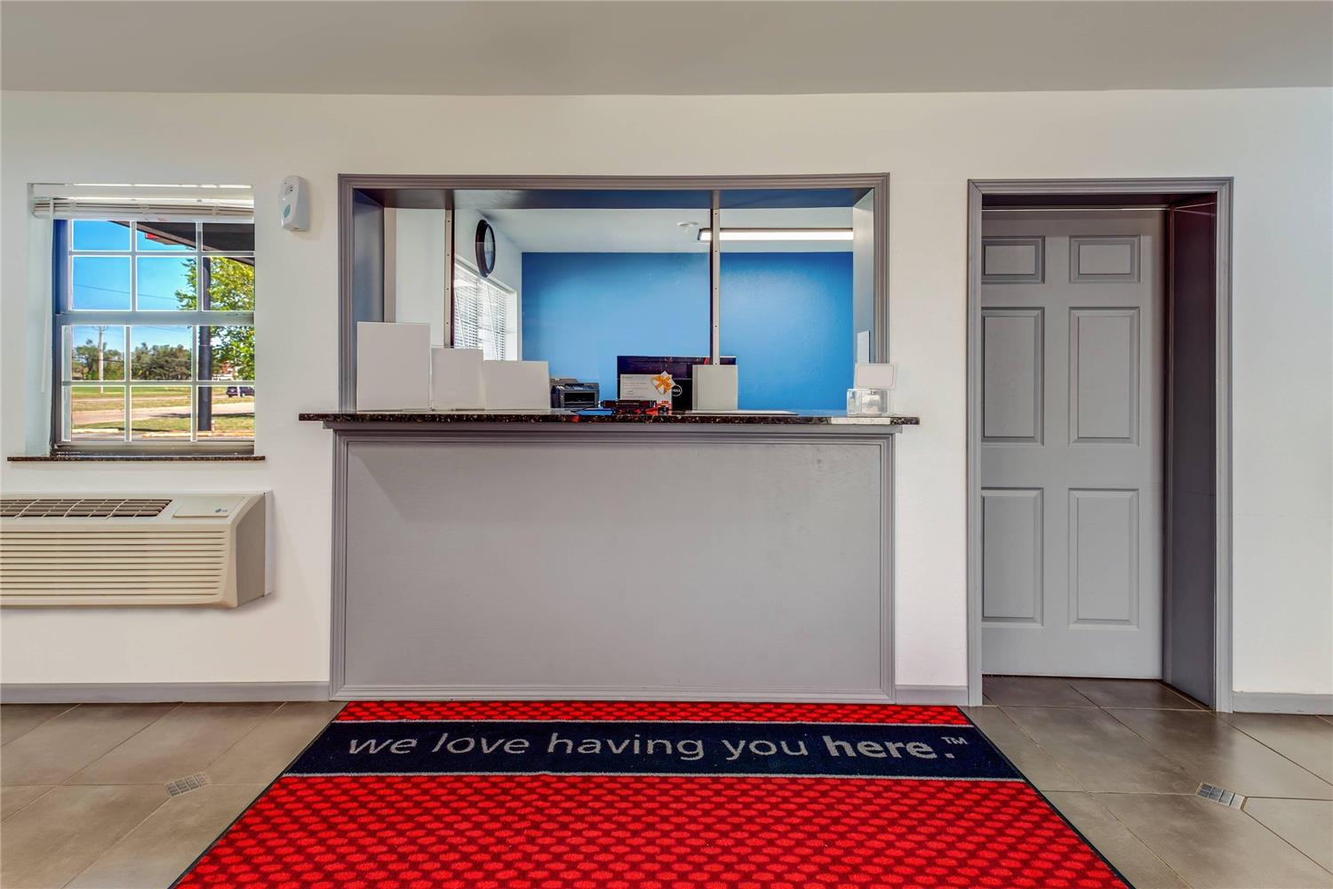 Econo Lodge Inn & Suites Enid South 2/10