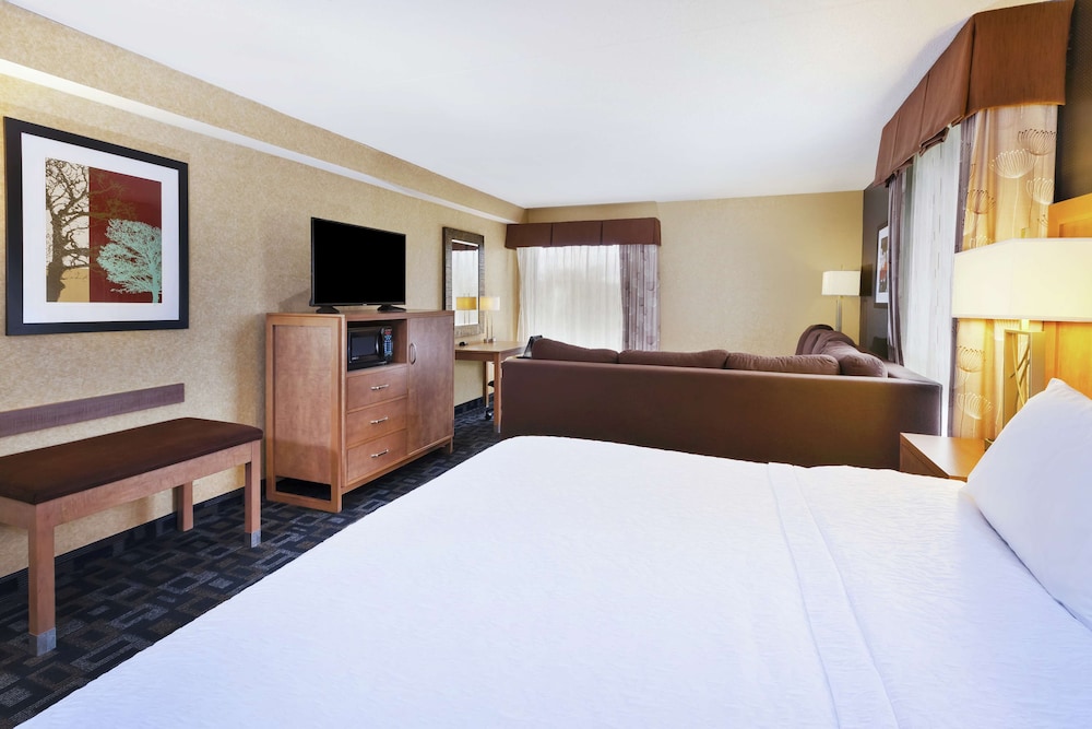 Hampton Inn Clinton, NJ 13/56