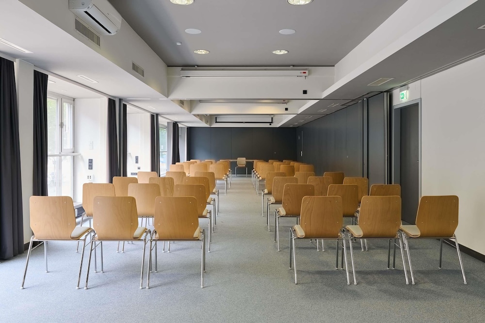 Premier Inn Saarbrucken City Centre 40/56