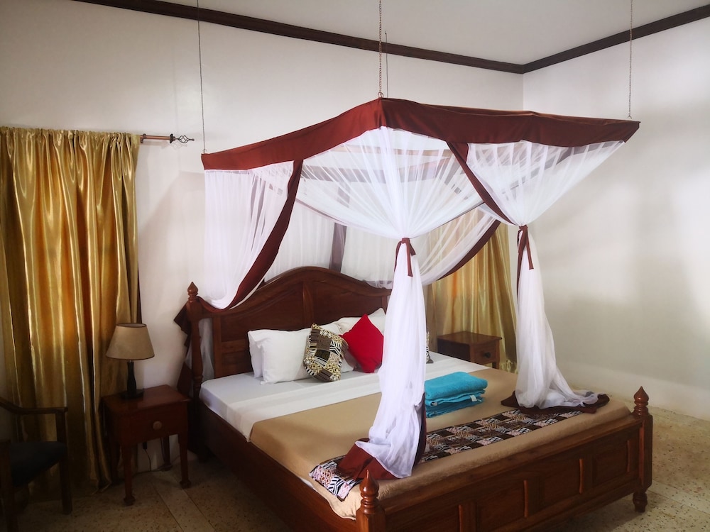 Mambo Ocean Resort 7/50
