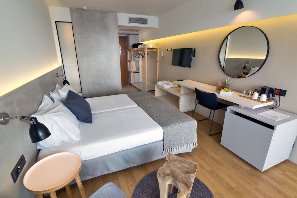 Blue Sky City Beach Hotel - Adults Only 13/33