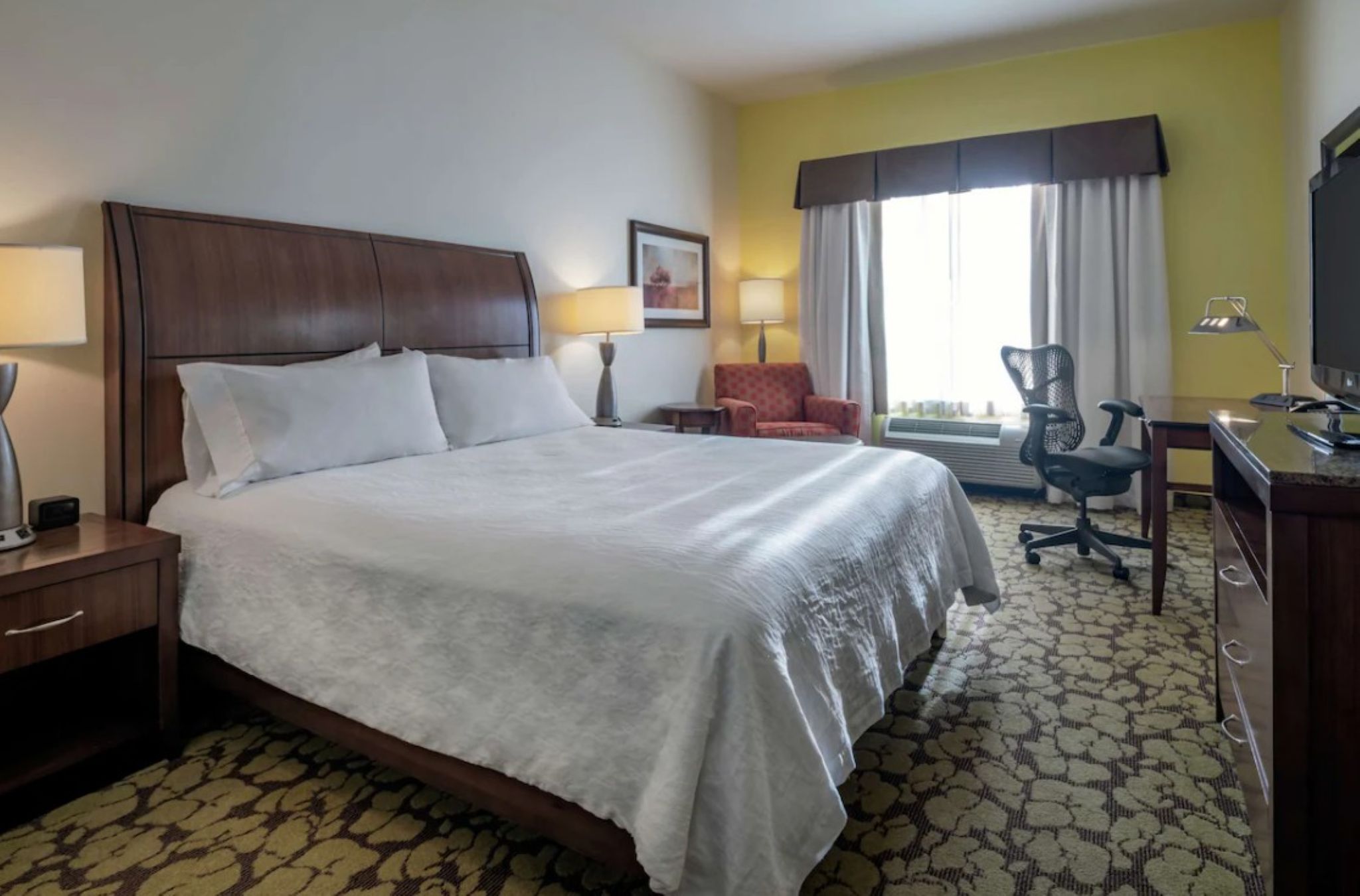 جناح ديلوكس بسرير كينج بغرفة نوم واحدة، Hilton Garden Inn Devens Common 2/7