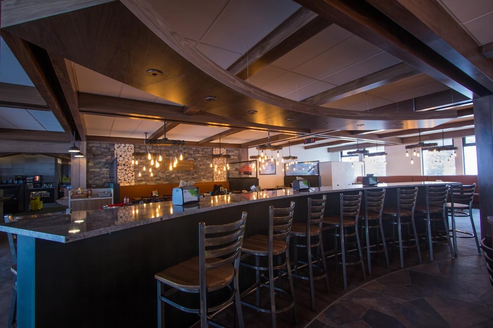 Glacier View Lodge 32/34