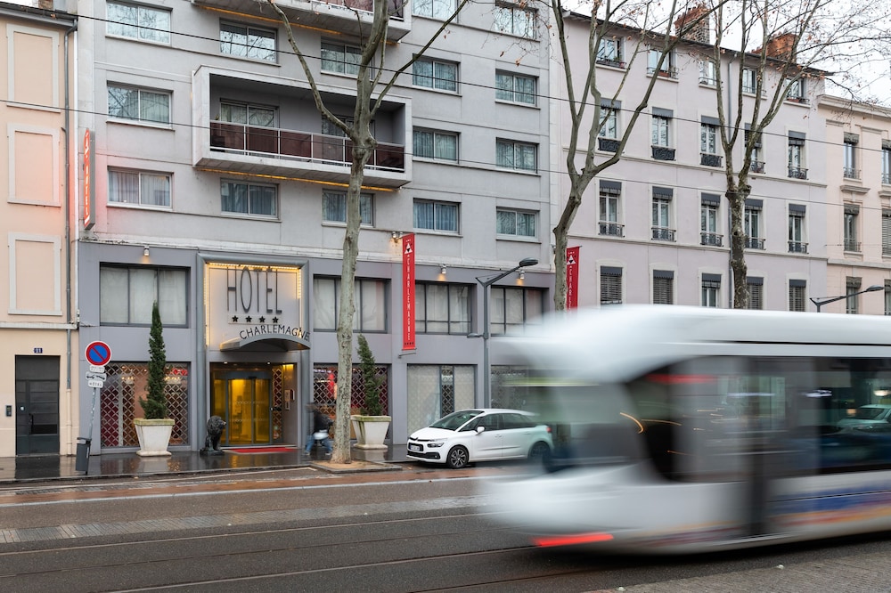 Hotel Charlemagne by Happyculture 10/67