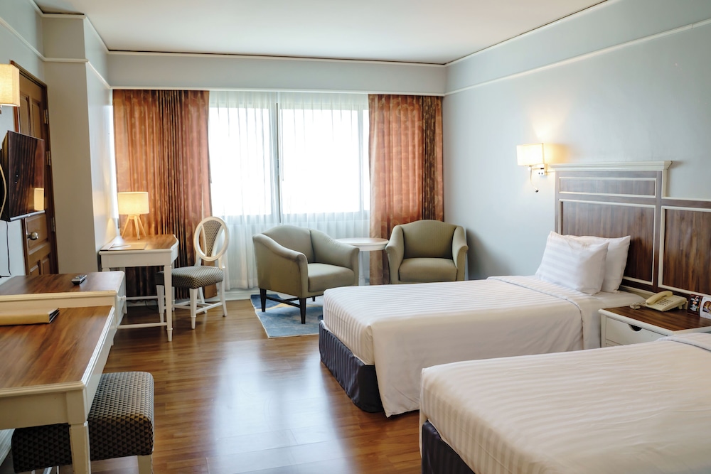 SUPER, DELUXE, TWIN BEDS