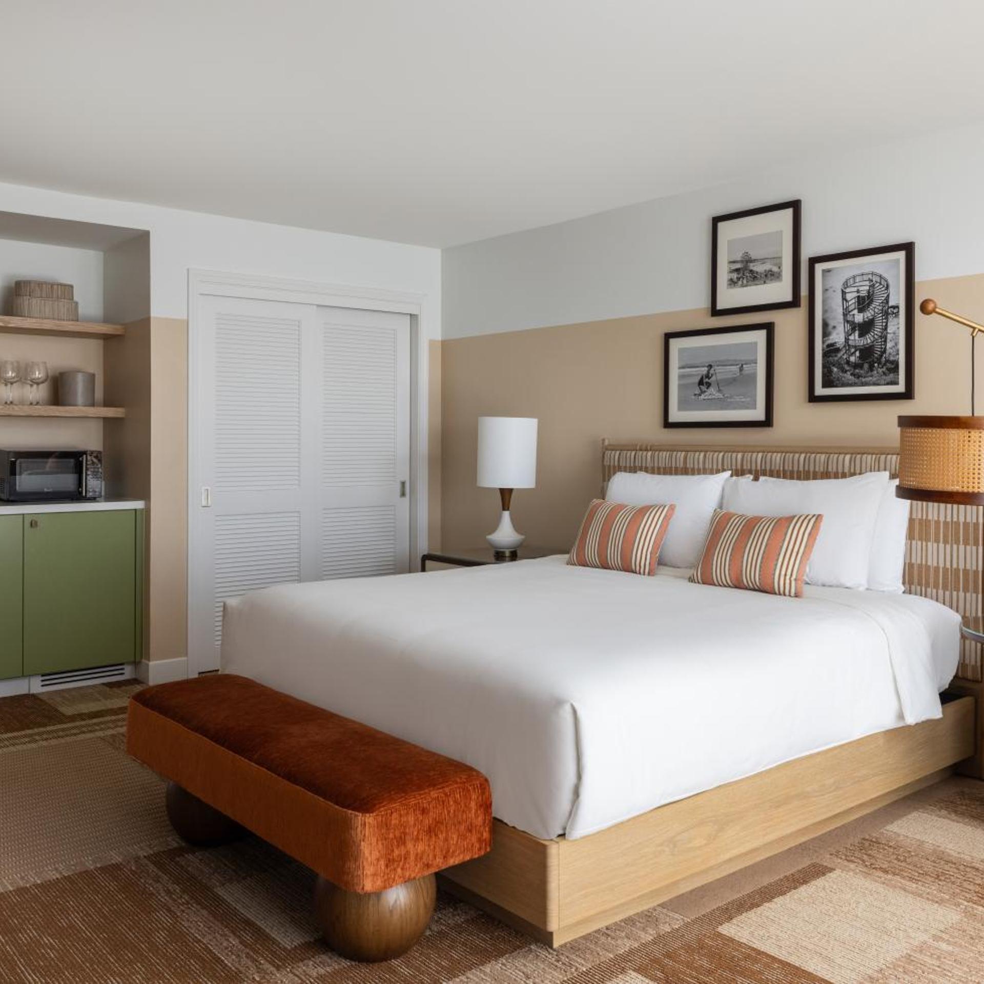 Room, King Bed, Ocean and Pier View
