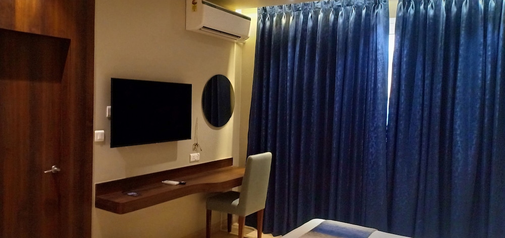 Cosmique Clarks Inn Suites Goa 37/48