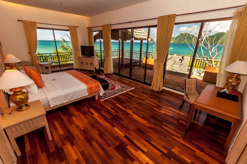 The Natsepa Resort Conference Center 33/44