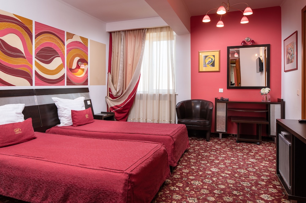 Grand Hotel 14/57
