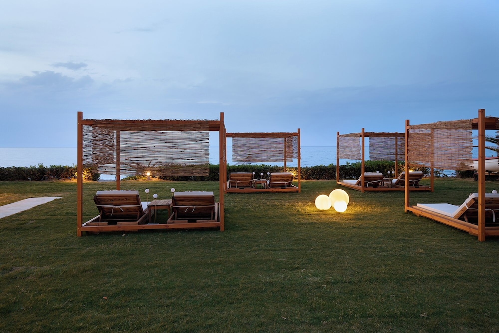 Maravel Star Art Hotel 62/67