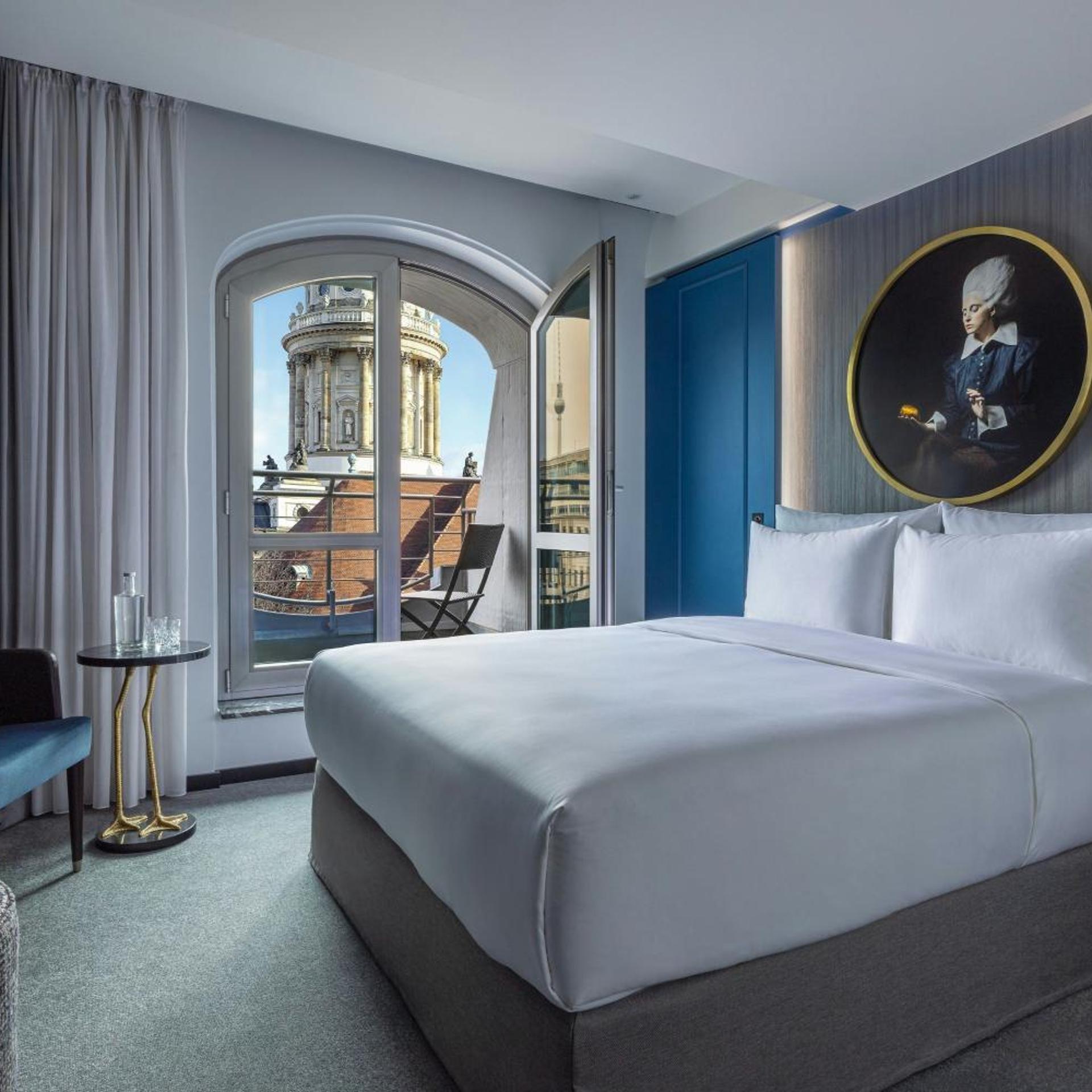 غرفة بسرير كوين بشرفة، Hotel Luc Autograph Collection 2/6